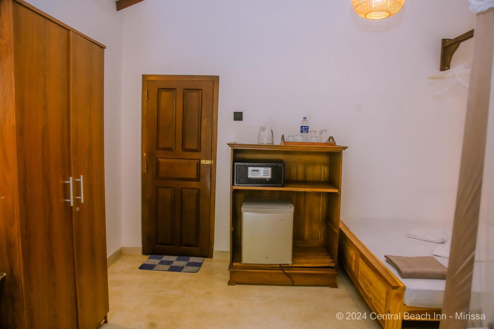 Central Beach Inn Mirissa Zewnętrze zdjęcie